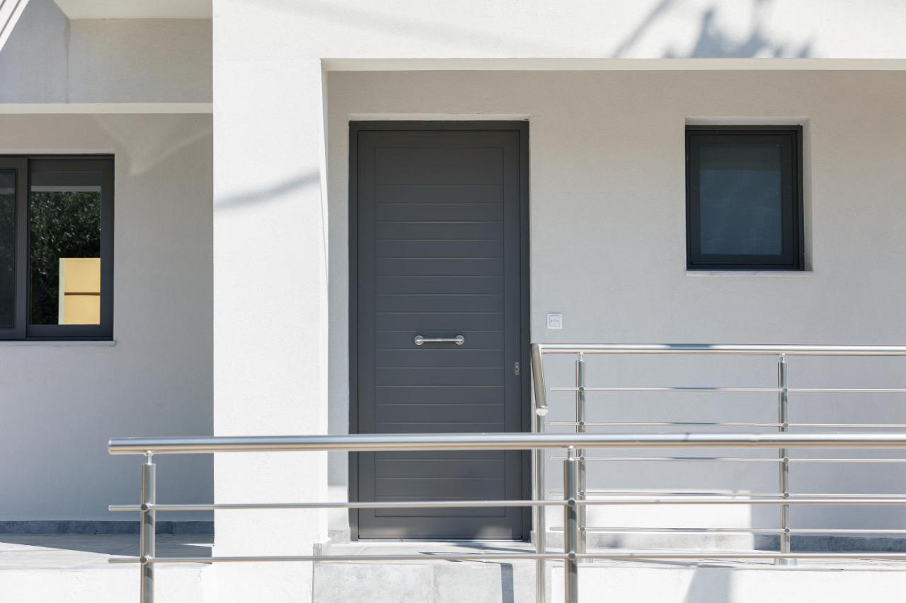 Greek Sky - New Modern Apartment With Shared Pool Ταυρωνίτης Εξωτερικό φωτογραφία