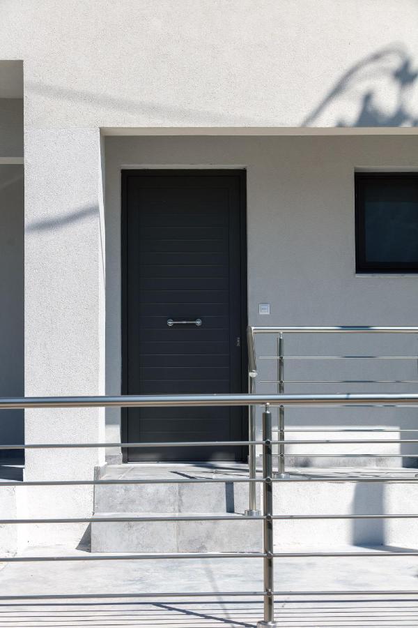 Greek Sky - New Modern Apartment With Shared Pool Ταυρωνίτης Εξωτερικό φωτογραφία