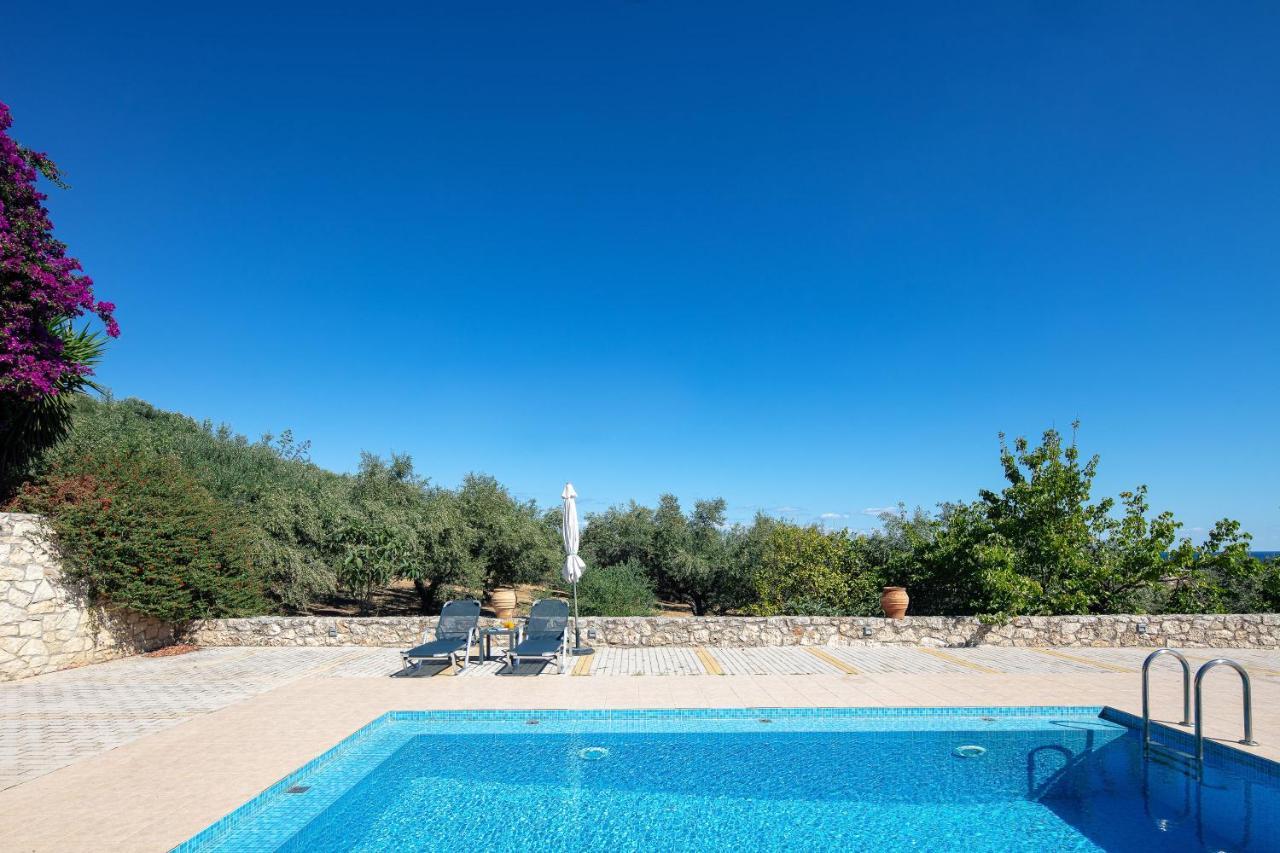 Greek Sky - New Modern Apartment With Shared Pool Ταυρωνίτης Εξωτερικό φωτογραφία